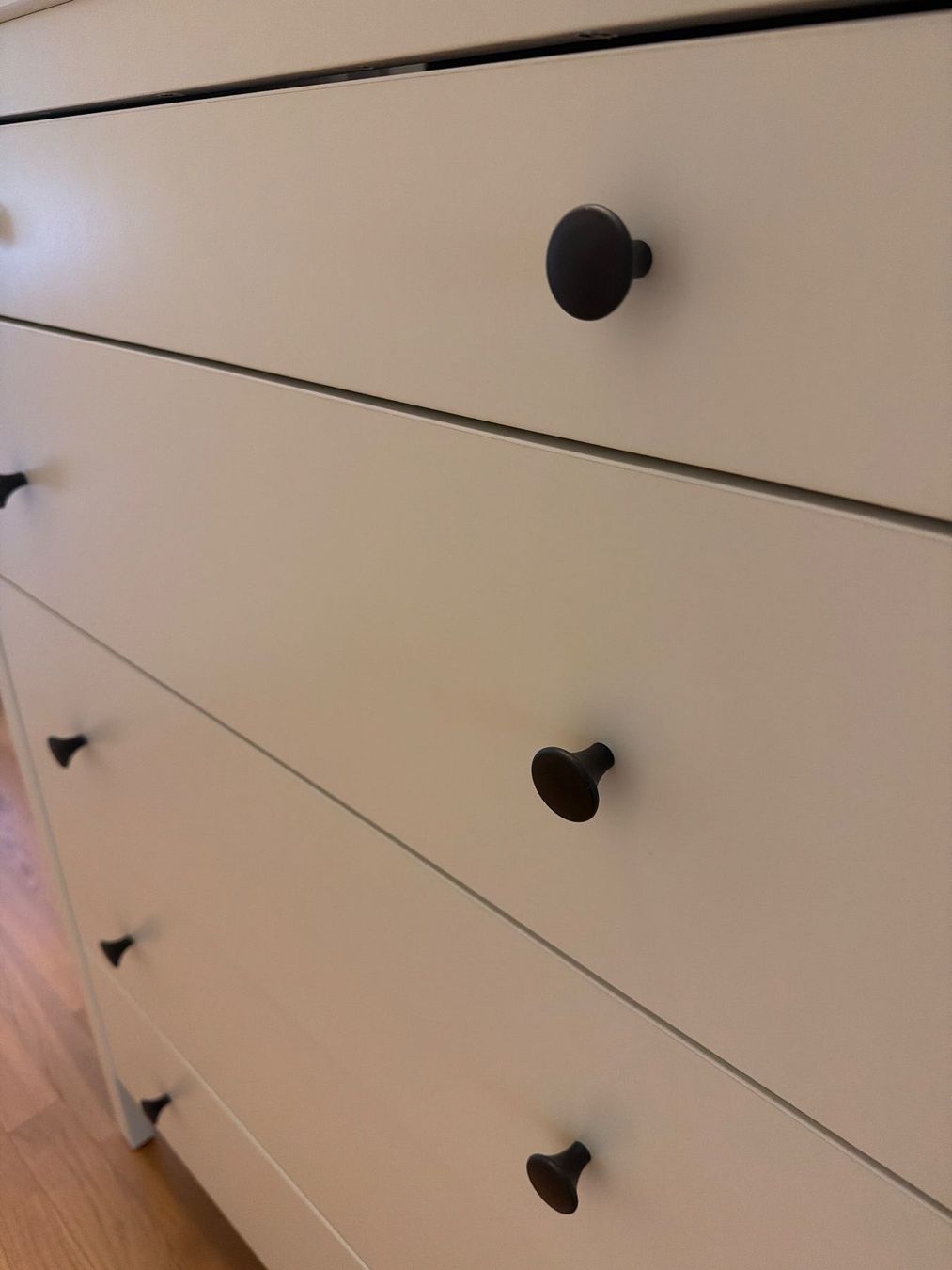 Ikea Cassettiere: Weisse Holzkomode im besten Zustand – Usato da Riehen venduto da pau_vl6b 7