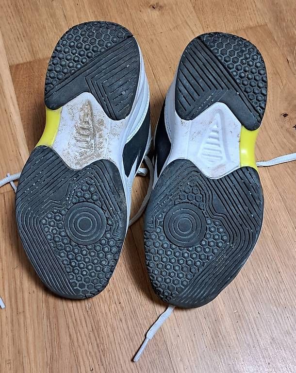 Diadora Scarpe per ragazzi: Tennisschuhe Kinder Grösse 31.5 – Usato da Zuerich venduto da Wurstfach 2
