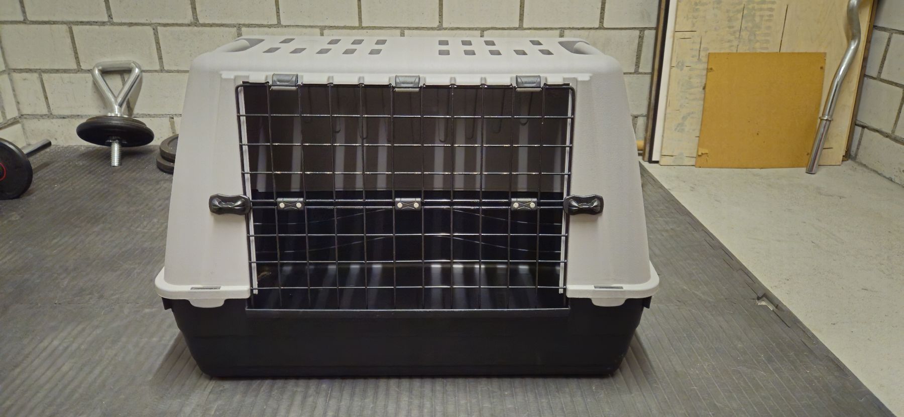 Gabbie, trasporto & Sicurezza: Hundebox 75x50x43 – Usato da Brugg AG venduto da Millor