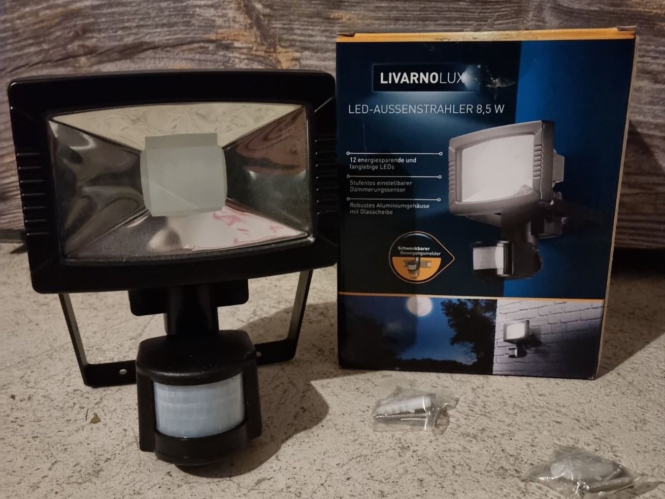 Lampade: Livarnolux LED-Aussenstrahler NEU – Nuovo (secondo la descrizione) da Kesswil venduto da mie_g89p