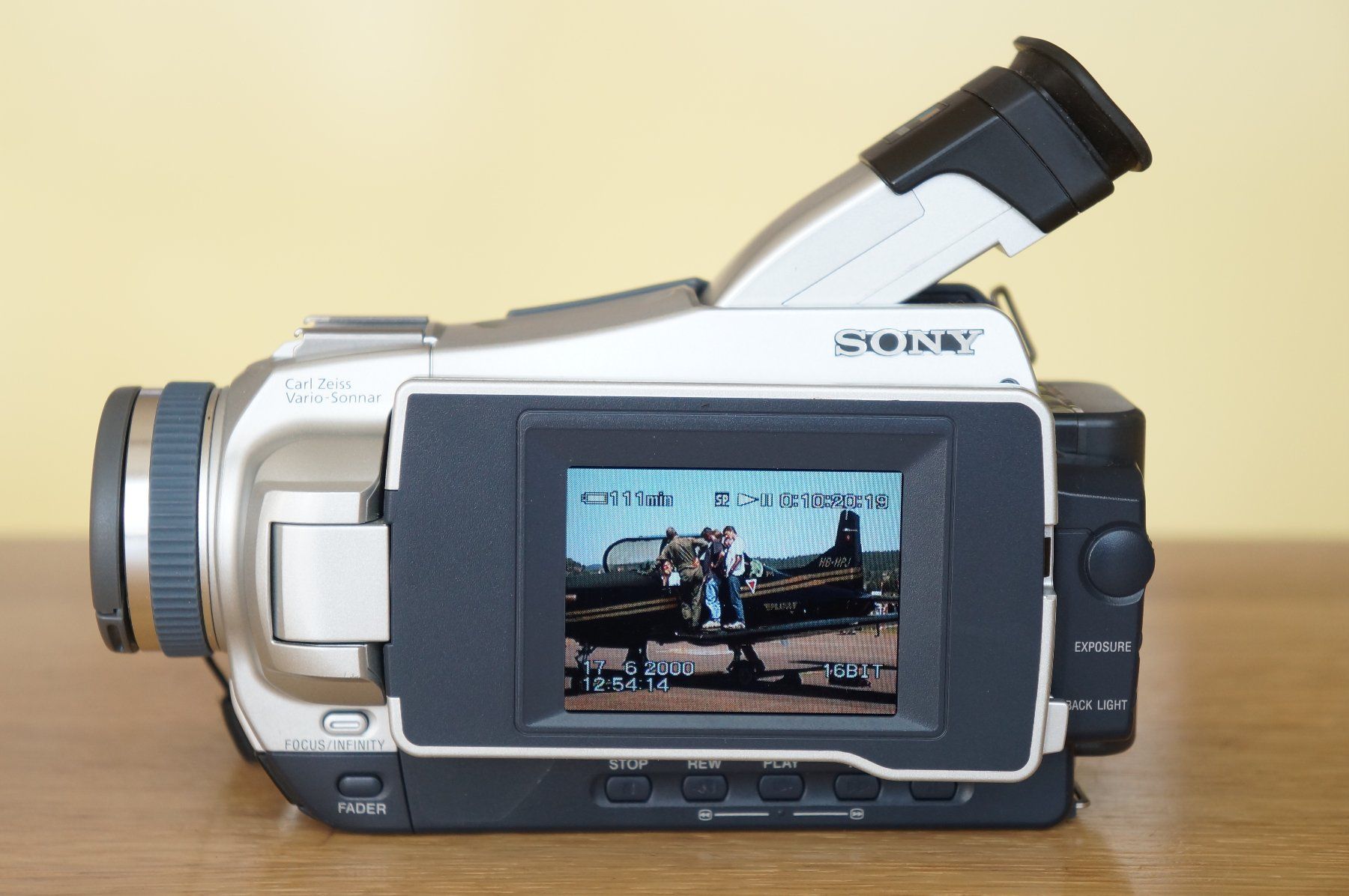 Sony Videocamere: Sony TRV16E ... MiniDV Camcorder ... einwandfrei – Usato da St.Gallen venduto da My_tinker 2