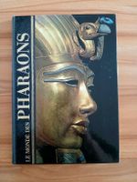 "Le monde des pharaons" écrit par Henri Stierlin.