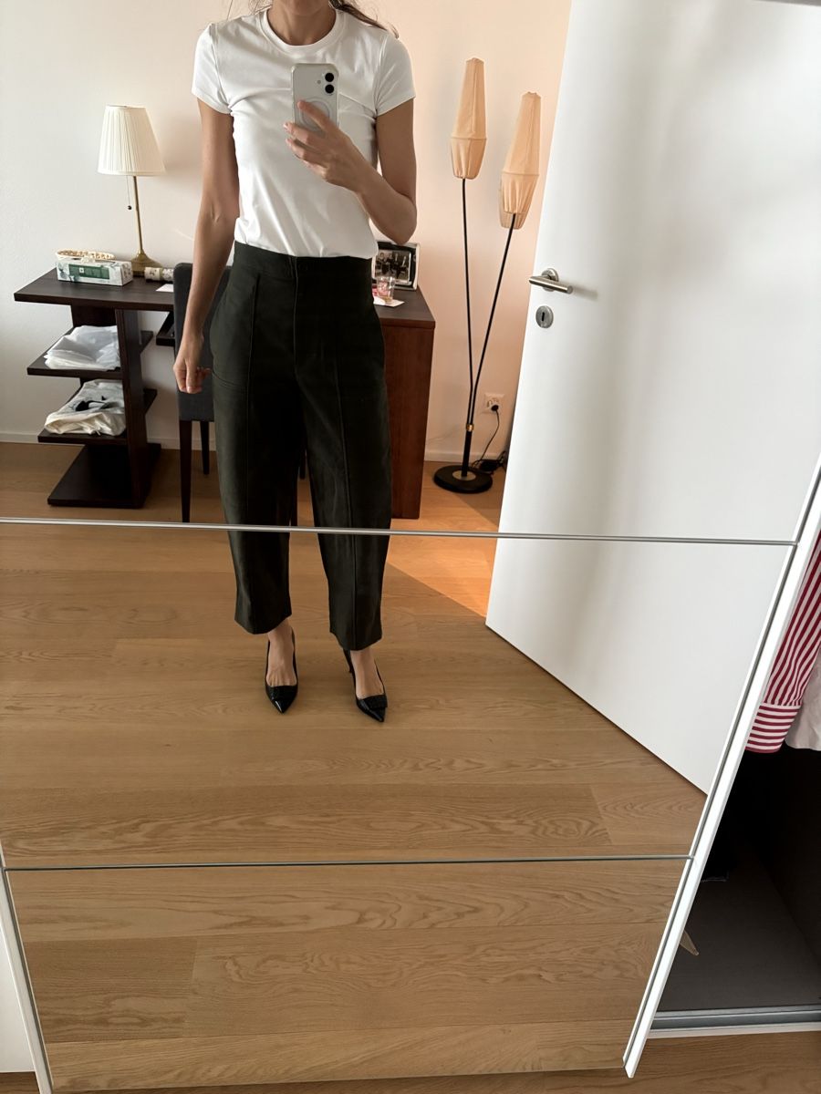 Cos Hosen: Cos cotton utility trousers  – Gebraucht aus St. Gallen von ott_f827 4