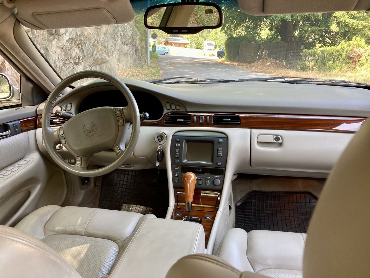 Cadillac Autos: Cadillac Seville STS 2001 – D'occasion à Martigny par lizmary 2