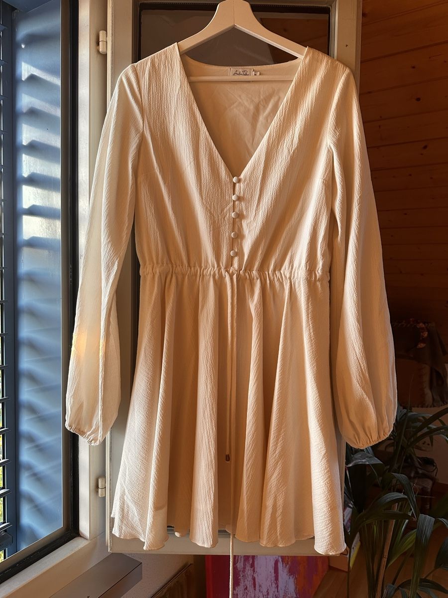 Vestiti: Mini Dress mit langen Ärmeln – Nuovo (secondo la descrizione) da Zürich venduto da BettinaMarie2308