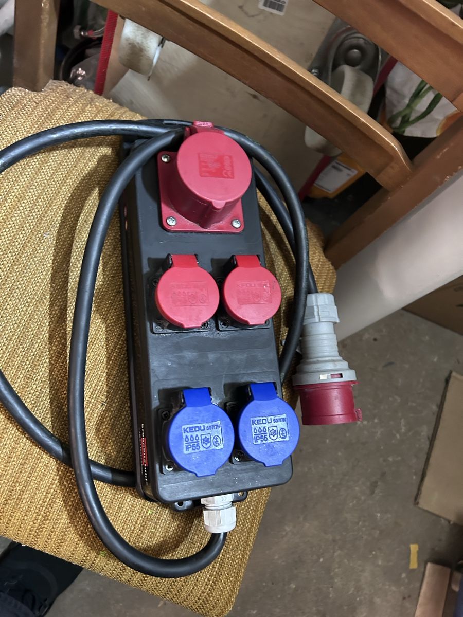 Alimentazione elettrica: Stromverteiler 400V/230V +CE Adapter – Usato da zürich venduto da pauloreal 1