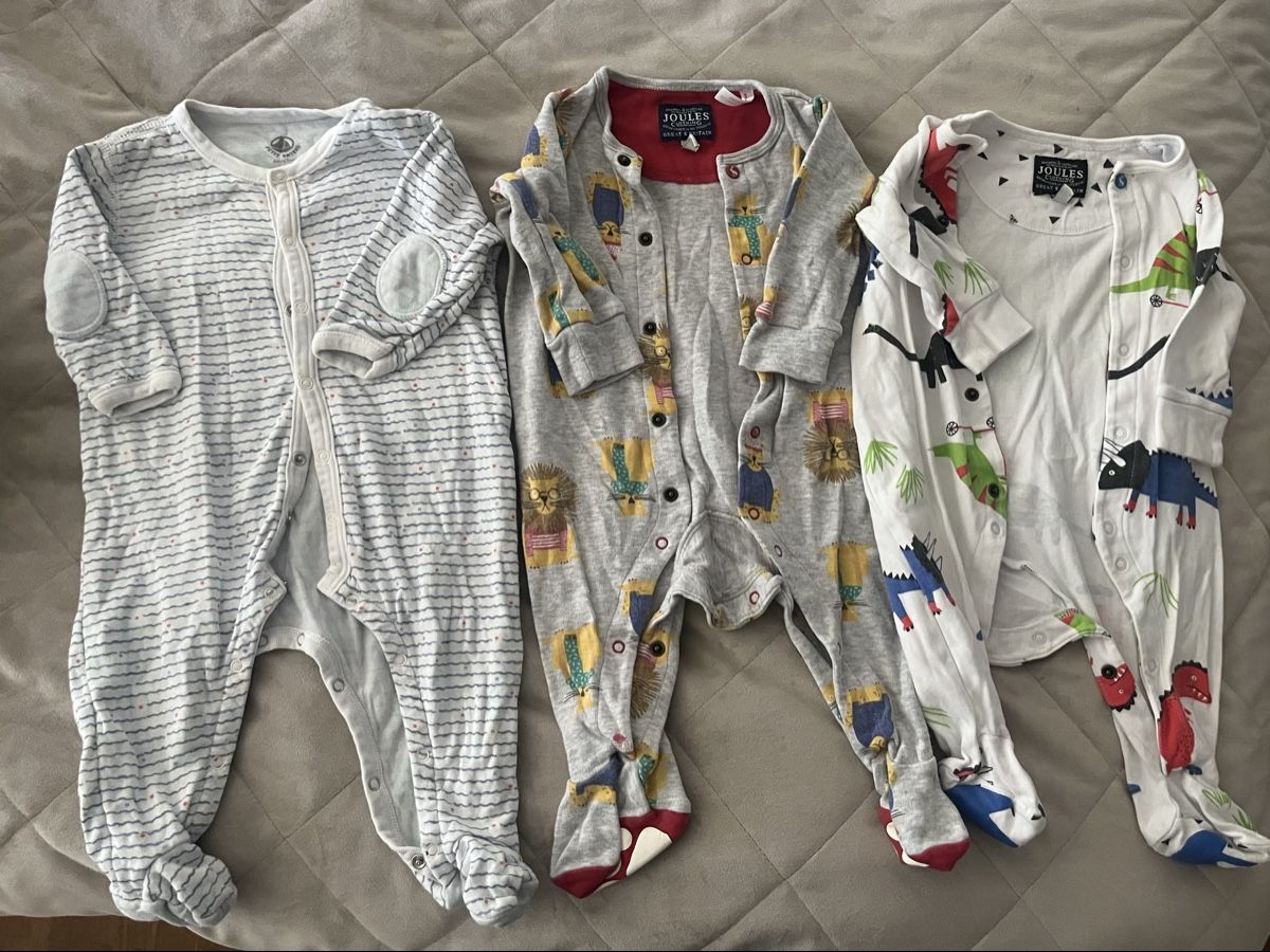 Pyjamas: Baby Pyjamas 6 Monat – D'occasion à Zürich par torokbalint84 1