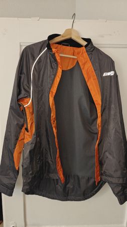 BERG Sports Jacket - Size M - Black and Orange