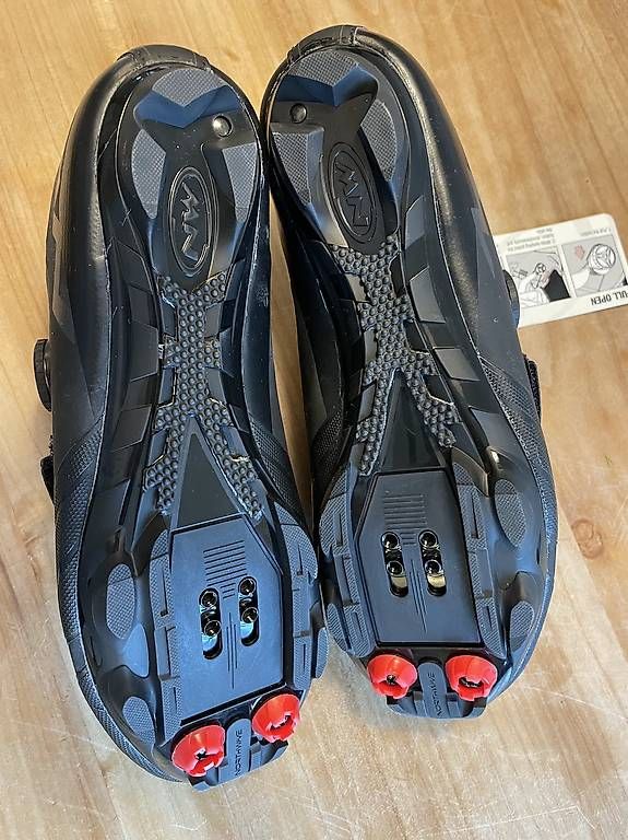 Scarpe da uomo: Gravelschuhe – Usato da Basel venduto da joh_6frl 2