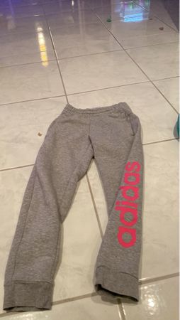Schöne Trainerhosen Marke Adidas, Grösse 128