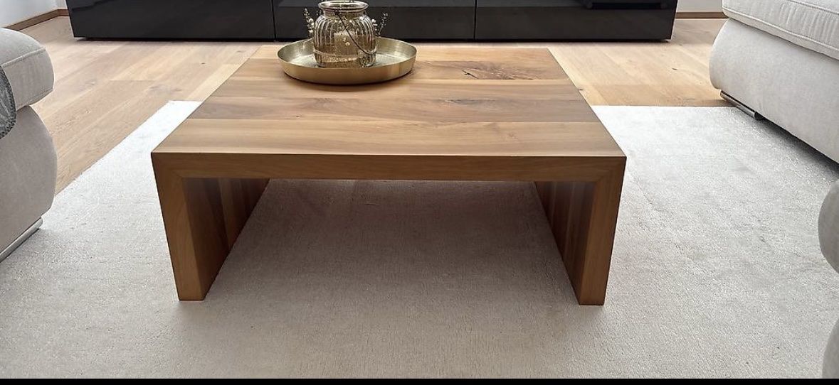 Tables: Nussbaum Holztisch – D'occasion à Wilen b. Wil par Gioja_777