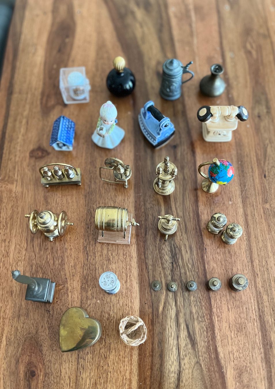 Tutte le decorazioni: Miniatures pour collectionneurs – Usato da Dübendorf venduto da SHAS2009