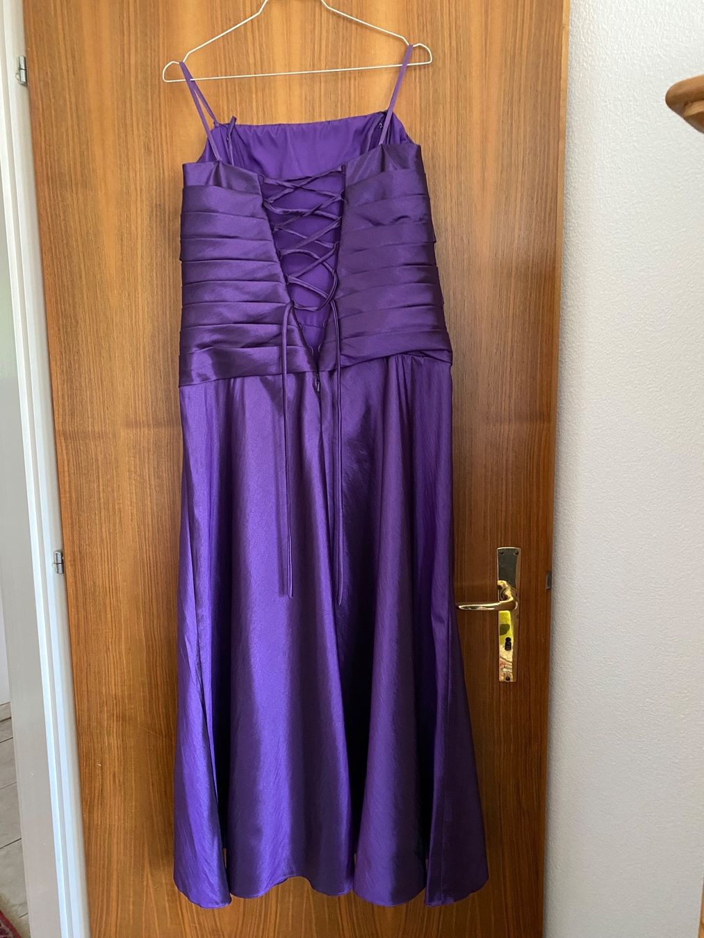 Robes: Cocktailkleid lila lang – Neuf (Voir description) à Bellach par Legdance 4