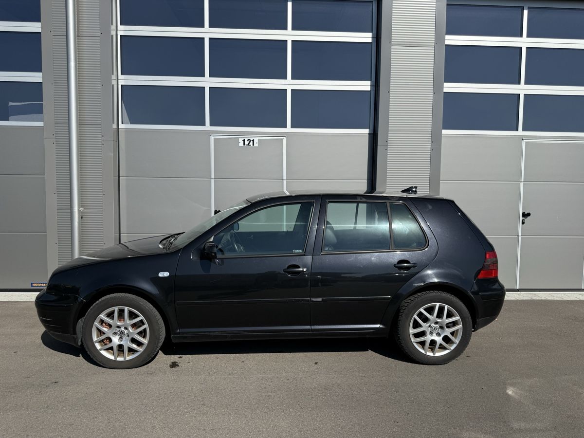 VW Autos: Golf 4 2.3 V5 – D'occasion à kreuzlingen par ila_7j5g 1