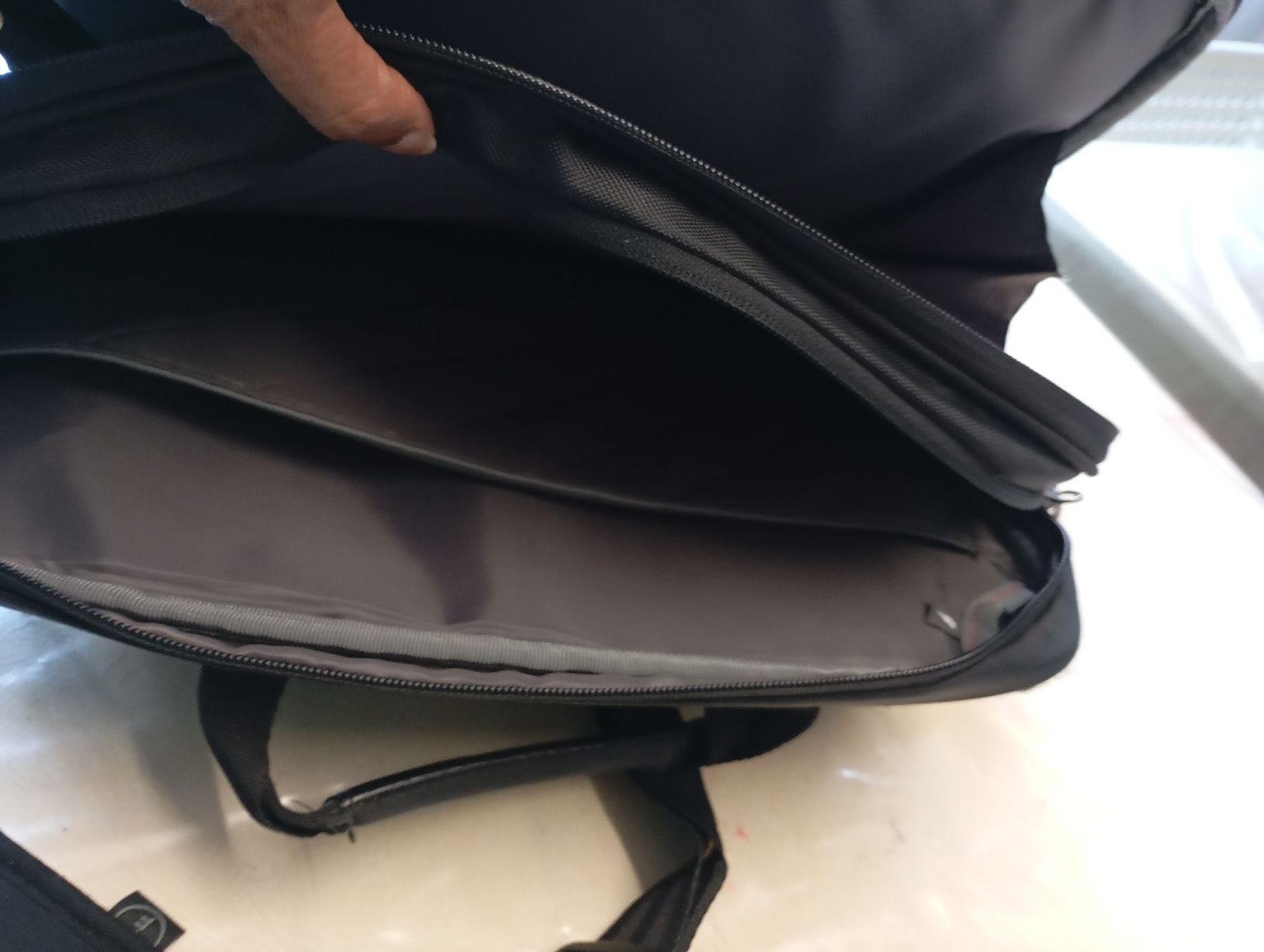 Dell Borse: Laptop Bag Dell Black Shoulder Strap Acceptable – Usato da Bern venduto da pav_8b6j 4