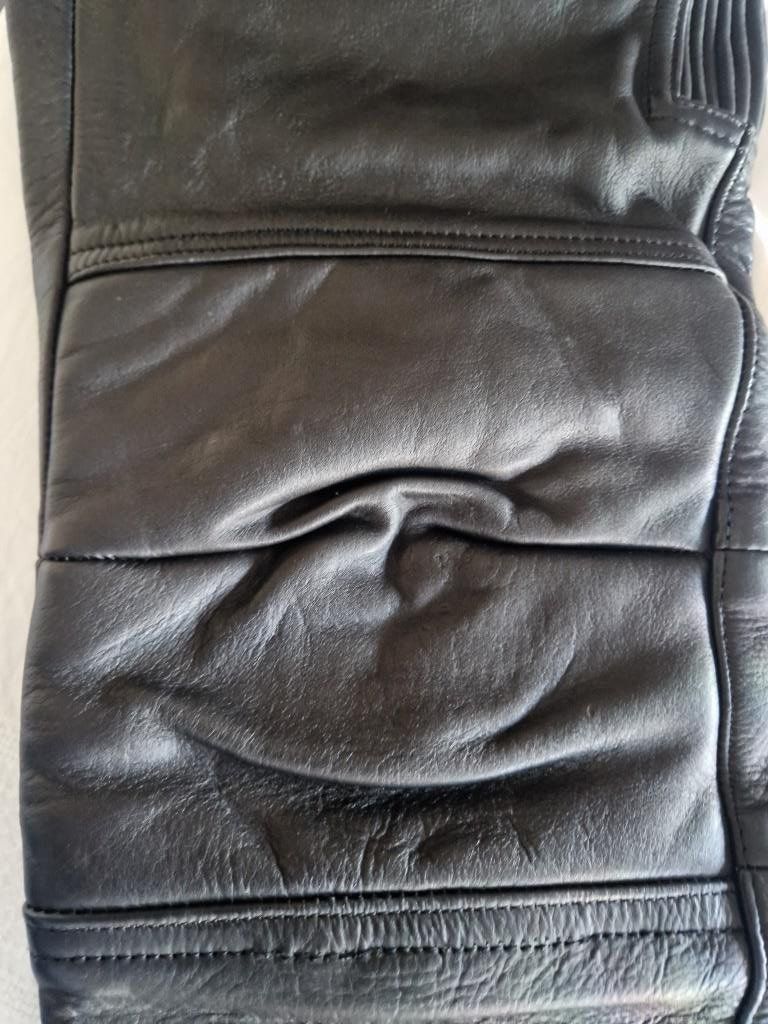 Pantaloni: Leder Motorrad Hosen – Usato da Oberweningen venduto da shaw19 5