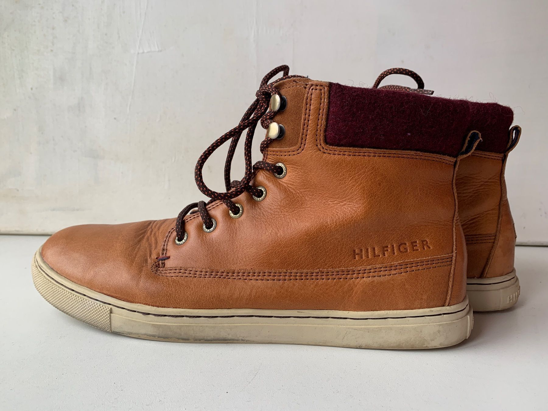 Tommy Hilfiger Herrenschuhe: HILFIGER Schuh Halbschuh aus Leder EU 44 – Gebraucht aus Belp von you-and-me