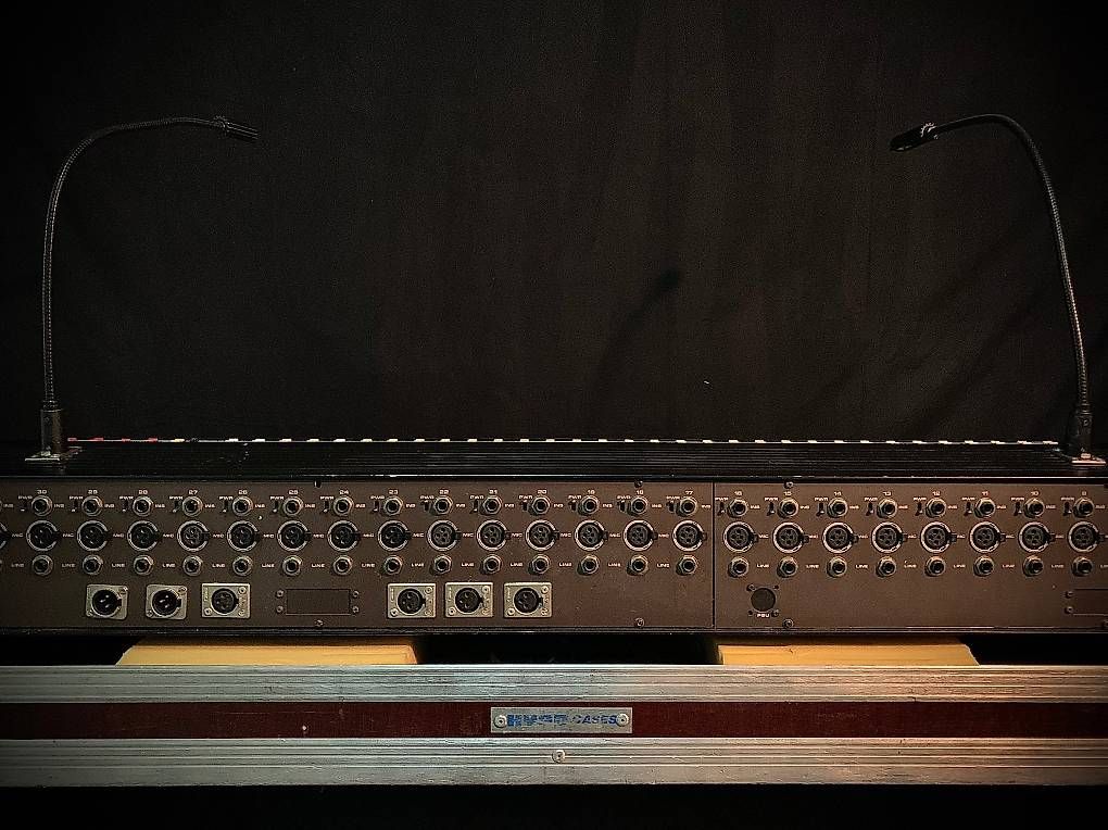 Soundcraft Mischpulte: Table de mixage Soundcraft 400b 32/4/6 avec Flightcase – Gebraucht aus La Chaux-de-Fonds von Simone1180 3