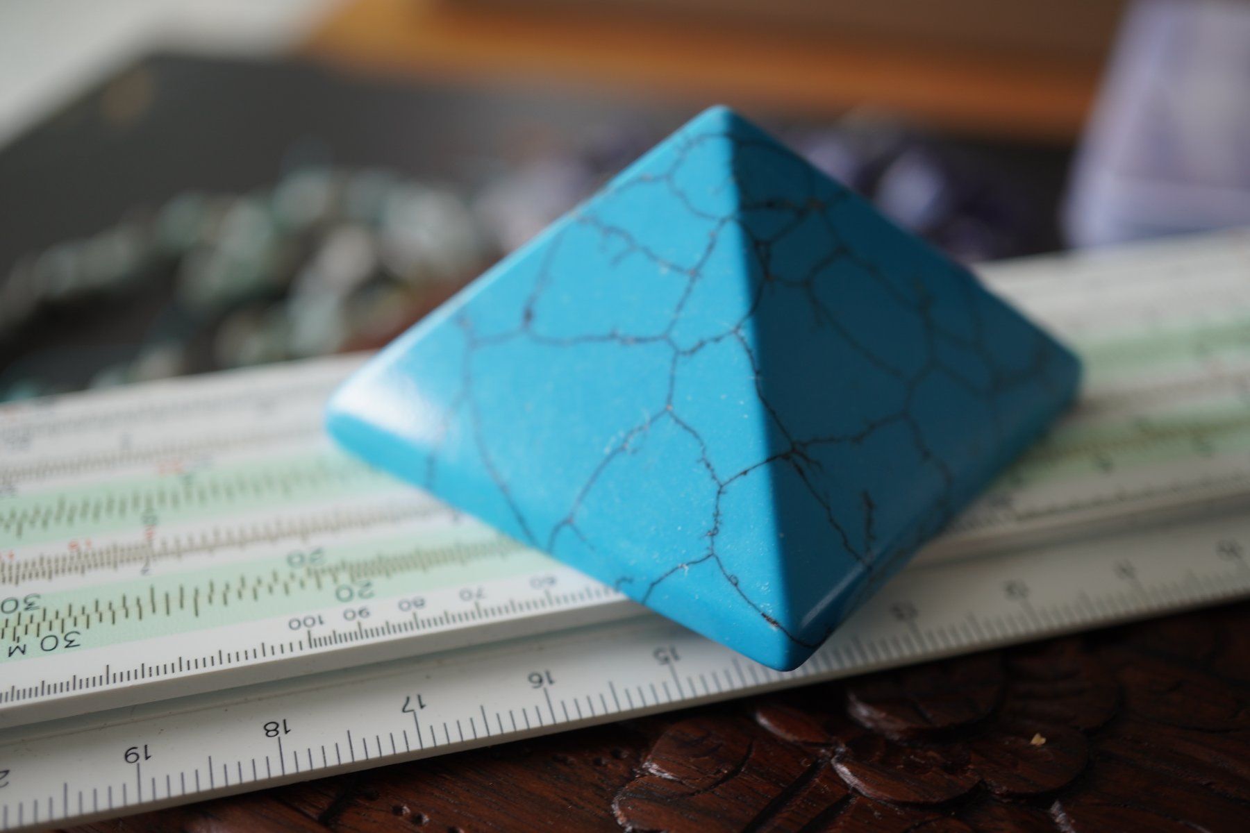 Minerali & Pietre curative: Howliht Blau Pyramide  3 ..2.. 1..  Deins  ab 1.- – Nuovo e nell'imballaggio originale da Eschenbach SG venduto da topstone 3