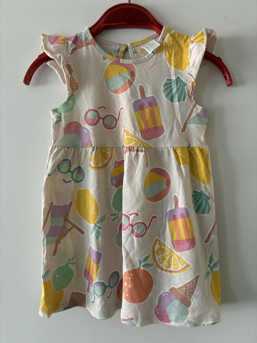 H&M Robes et jupes: Schönes Kleid Gr. 86 – D'occasion à richterswil par lunamarie001