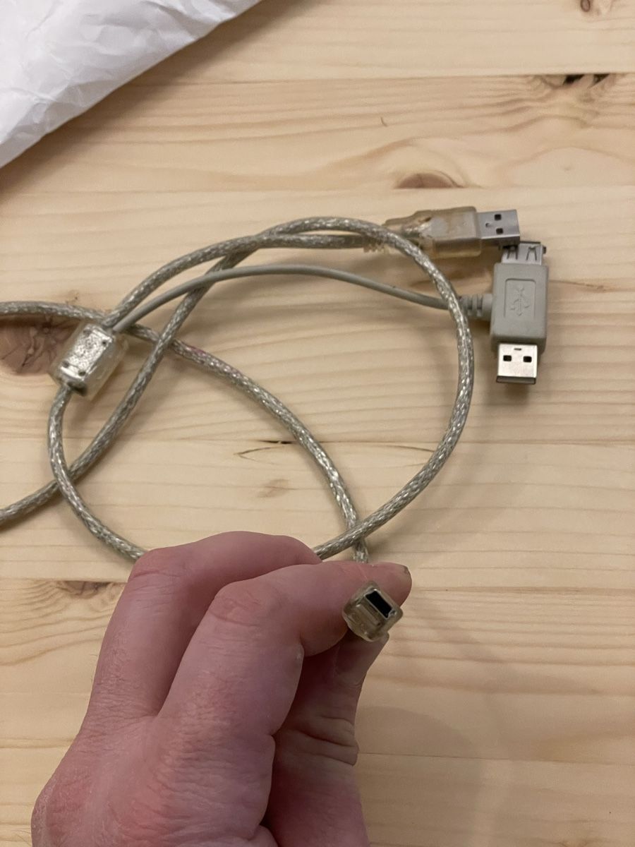 Cavi: USB Data Cable - Universal A to Mini-B 5-Pin - Used – Usato da Seuzach venduto da Wolf936 1