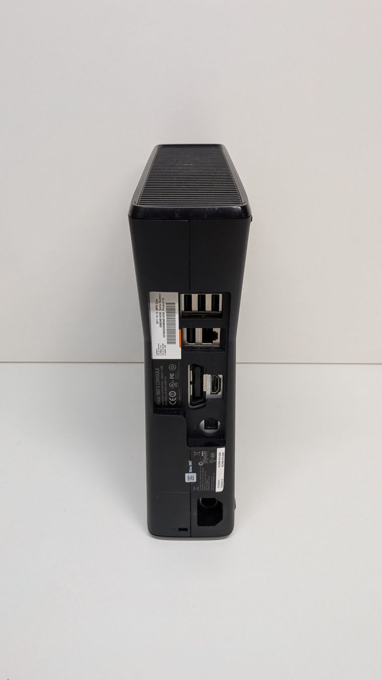 Microsoft Console: Microsoft Xbox 360 S Konsole, 250 GB – Usato da Menziken venduto da mame18 3