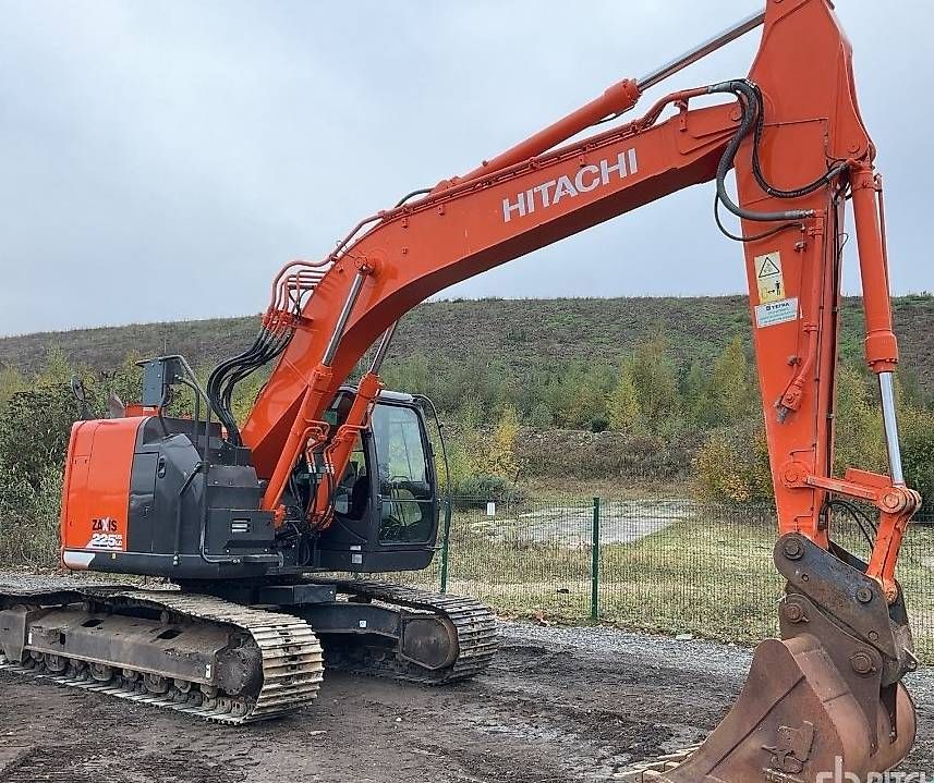Hitachi Excavateurs: Hitachi 225 – D'occasion à Castasegna par Dodone1982 3