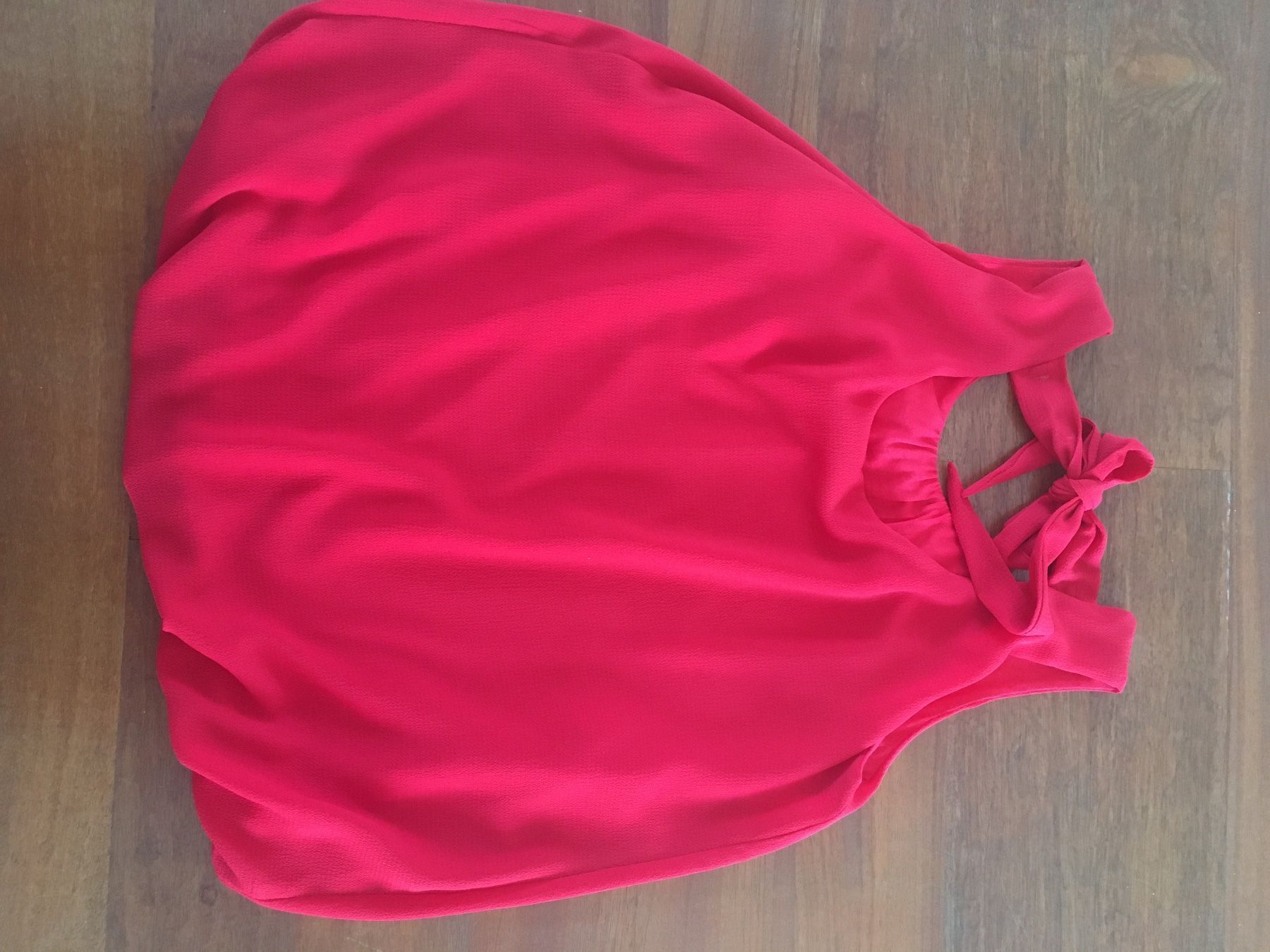 Top: Haut rouge sans manches, Taille unique – Usato da Versoix venduto da coul-raoul
