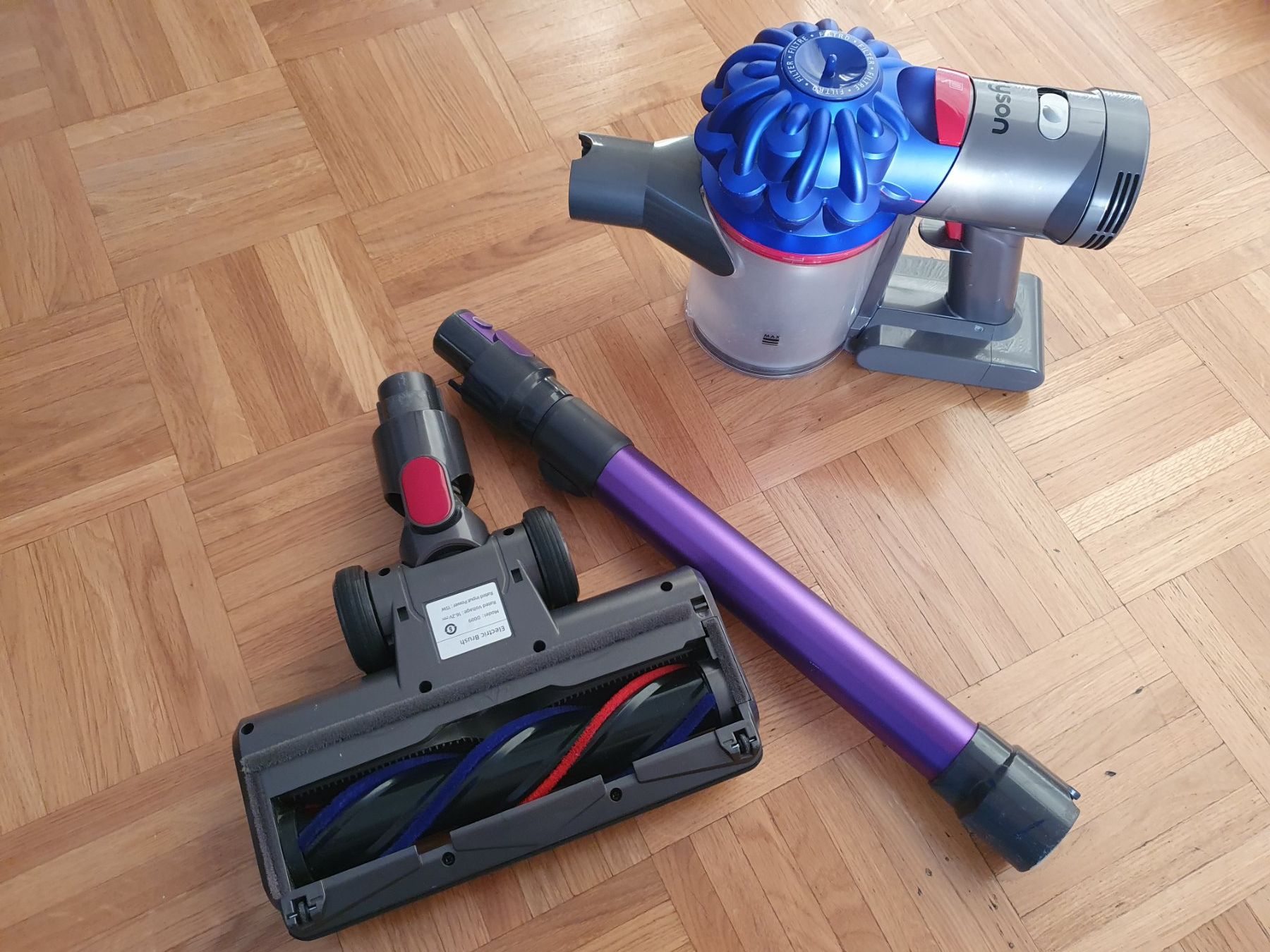 Dyson Aspirapolveri & Accessori: Dyson V7 avec brosses Led, batterie à remplacer – Usato da Prilly venduto da RoDyRe 6