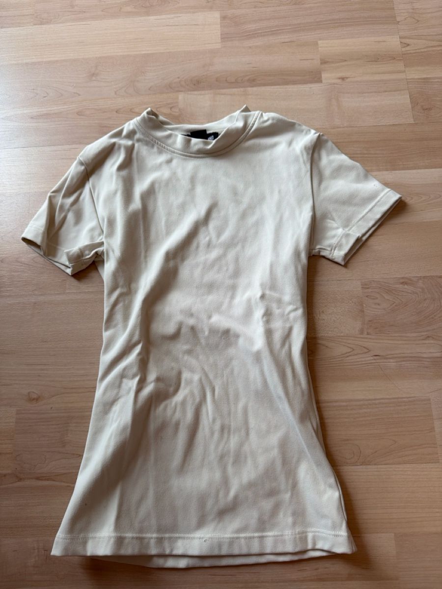 T-shirt: Prettylittlethings T-Shirt – Usato da Röschenz venduto da Roxywittlin