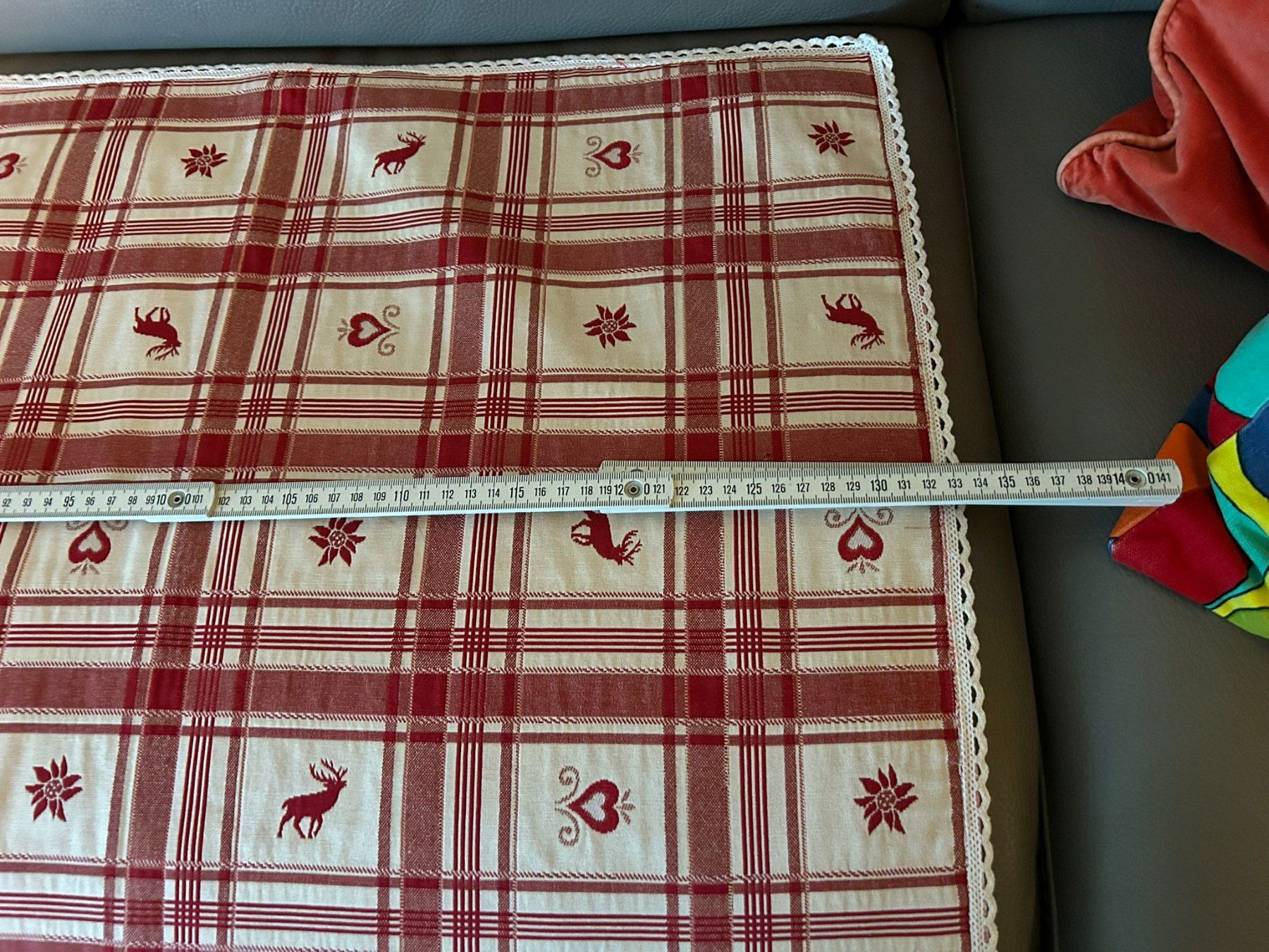 Sonstige Tischwäsche: Striscia da tavolo bianca e rossa 133x56 cm – Gebraucht aus Melano von H-Sara 1