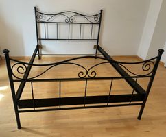 Metallbettrahmen schwarz 140x200cm guter Zustand
