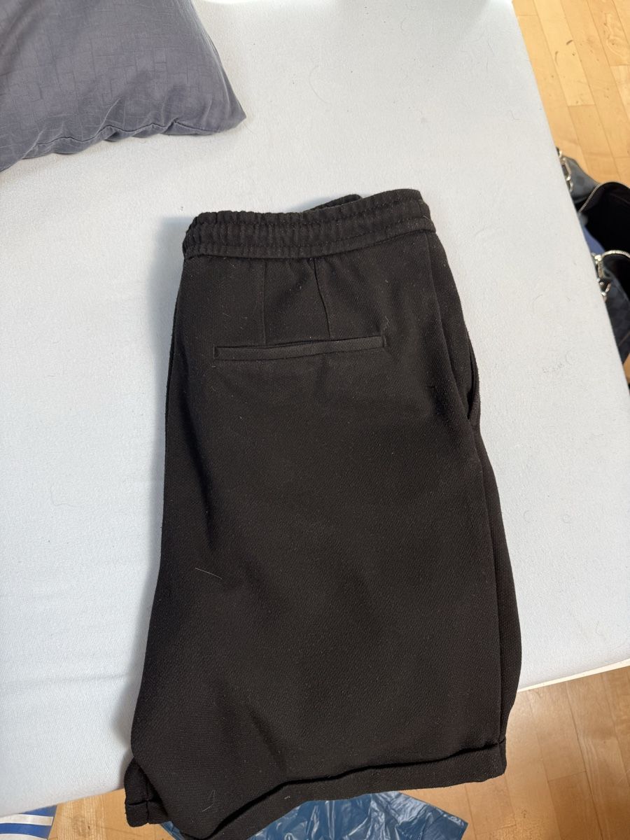 Zara Pantaloni: Zara Shorts L – Usato da Immensee venduto da footballsuppliersz 1