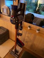 Dyson V8 Absolute Akkustaubsauger inkl. Zubehör – Akku sch