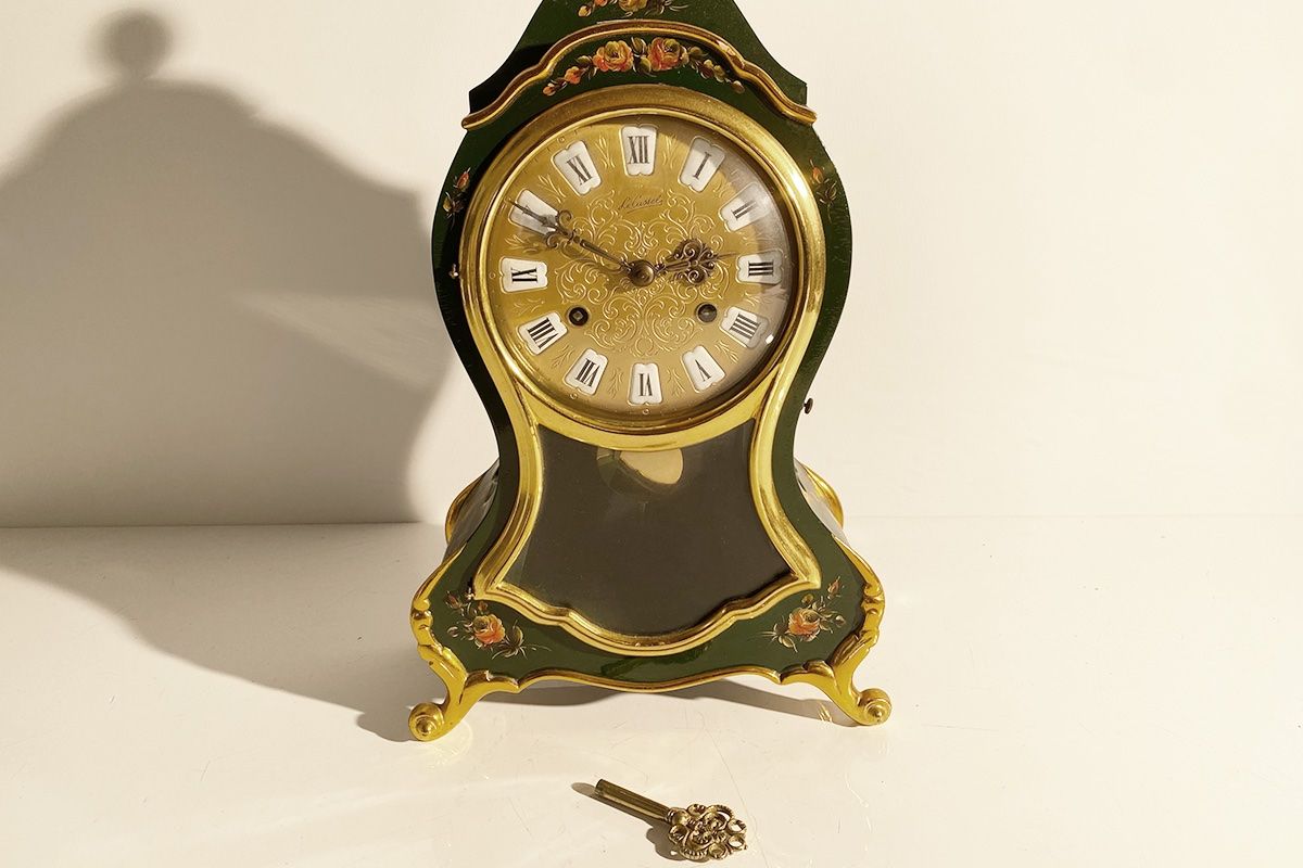 Orologi da terra & Orologi da parete: Antike Tischuhr " Le Castel  " - Kaminuhr - Pendule – Usato da Küssnacht am Rigi venduto da Brockenhaus-Rigi 3