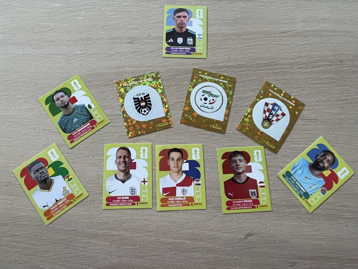 Panini Sammelbilder & Trading cards: Stickers panini  – Neu (gemäss Beschreibung) aus Dompierre FR von matmath