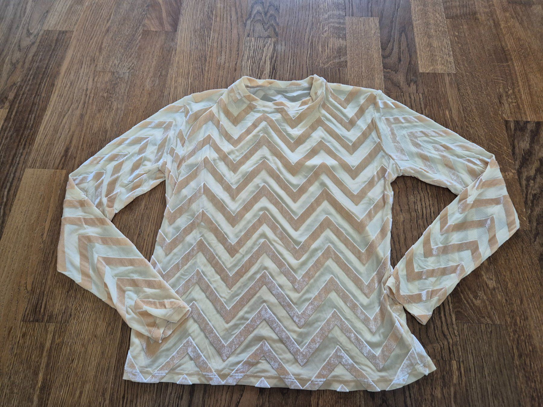 Top: Sheer long sleeve top – Usato da Zürich venduto da monadiederich