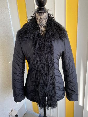 Mango Jacke schwarz mit Kunstfell Gr. 36-38