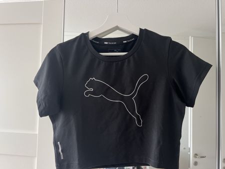 Schwarzes Puma Training Crop Top - Ideales Sommerteil!