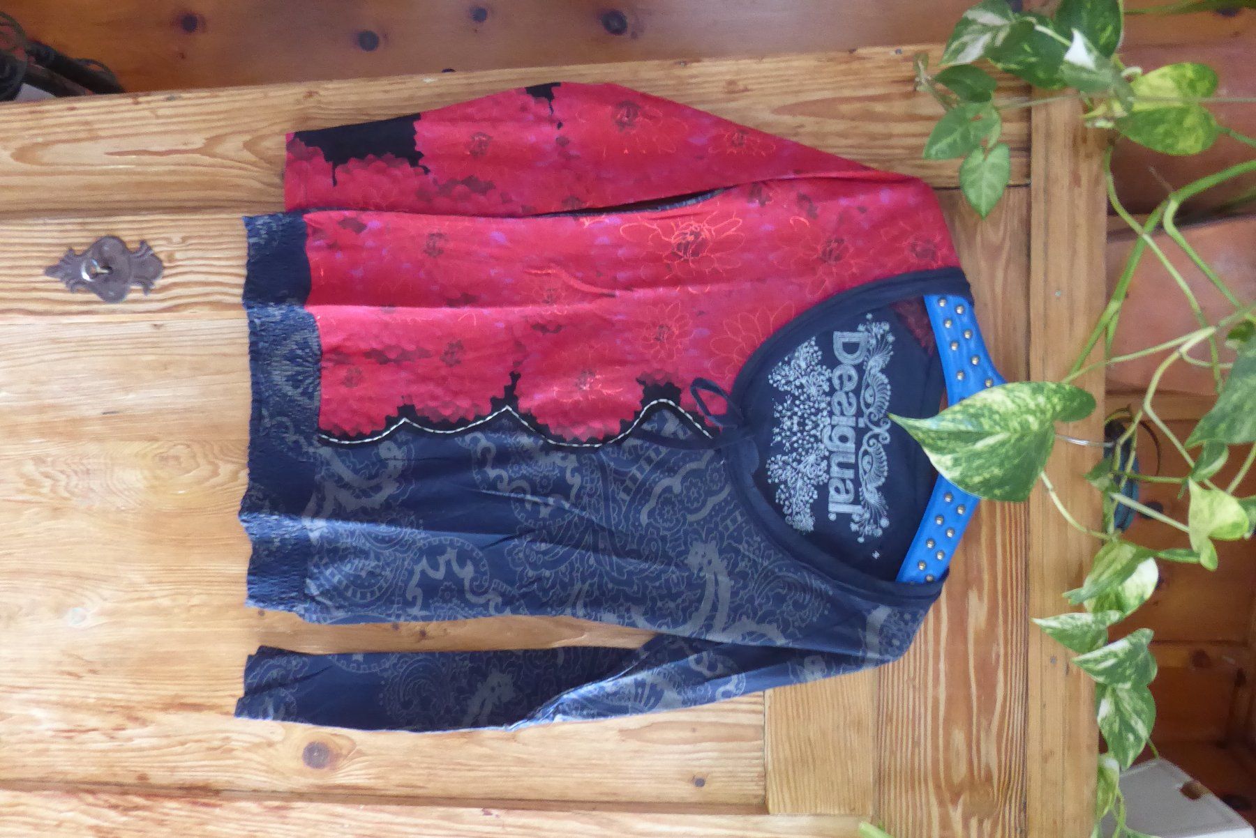 Desigual Pullover & Sweatshirts: Sweat Shirt Gr M DESIGUAL – Gebraucht aus Sargans von Benziner 4