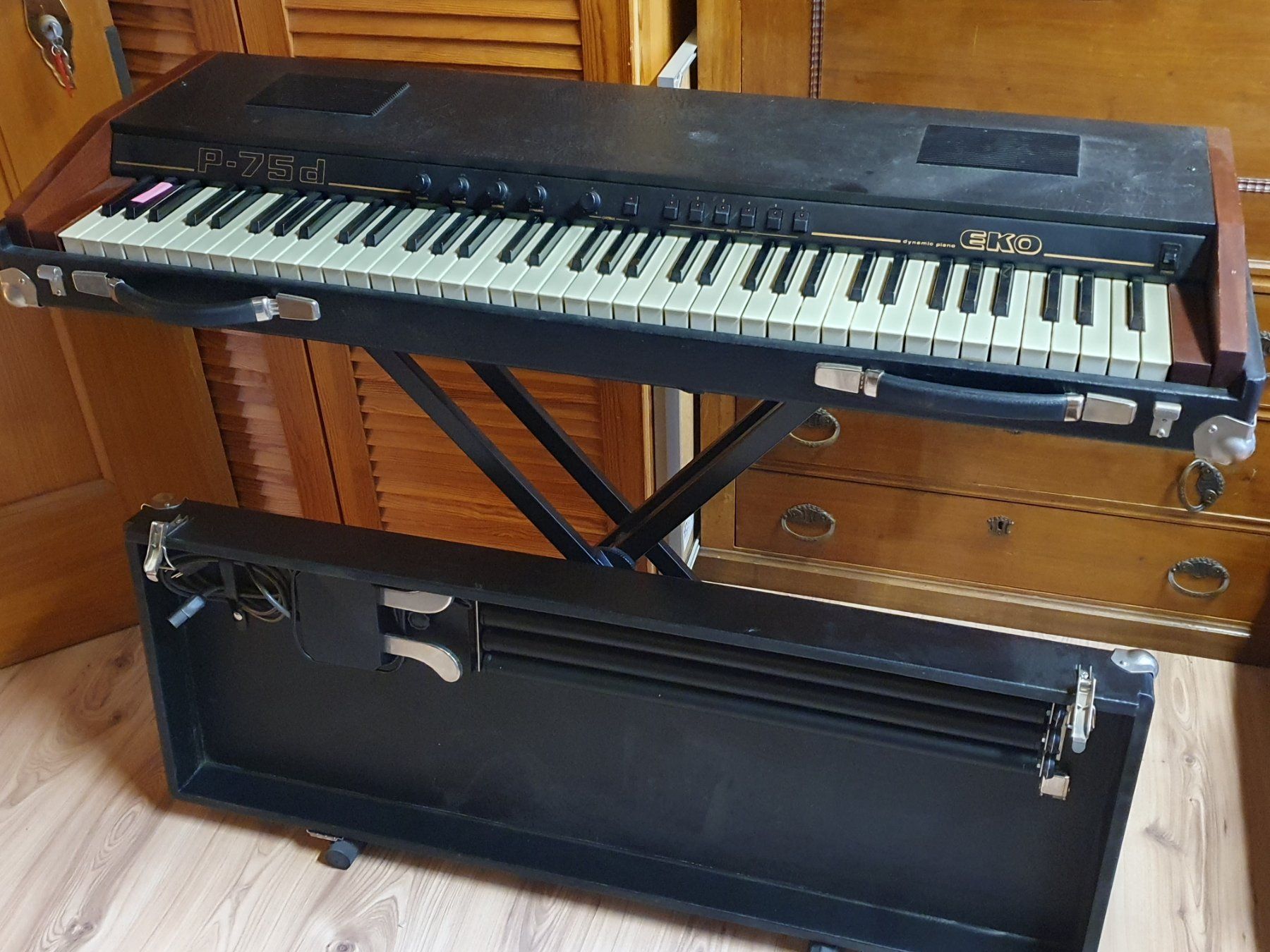 Musikinstrumente: Rares Vintage E-Piano EKO P-75d – Gebraucht aus Killwangen von versus77
