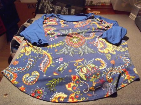 Pullover ca. Grösse 36, blau/buntes Must