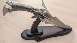 Fantasy-Dolch / Sammlermesser mit Ständer,massiv, ca. 1.5 kg