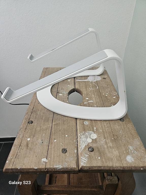 Wandhalterungen: Laptophalter - Gratis – Gebraucht aus Wallisellen von BeautyBee 1