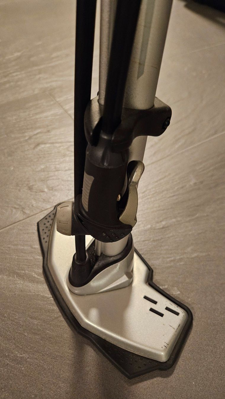 Pompe: Fahrrad Standpumpe – Usato da Frauenfeld venduto da Nasty11 2