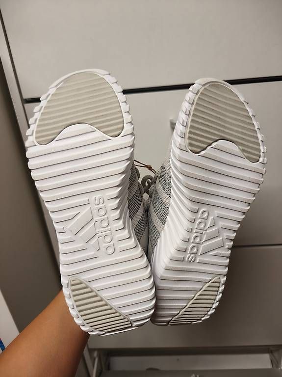 Scarpe da donna: Adidas Sneakers – Usato da Kirchberg BE venduto da naa_lxk5 2