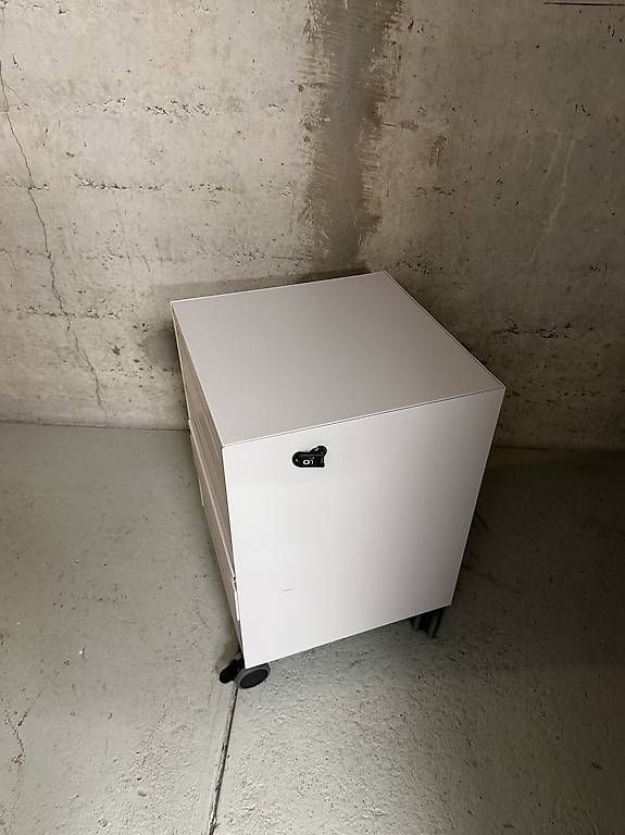 Lista Banconi: LO Mini Caddy 6666, Farbe Grau 1 von 5 – Usato da Basel venduto da dezin 2