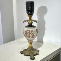 Lampe de table ancienne en porcelaine et bronze