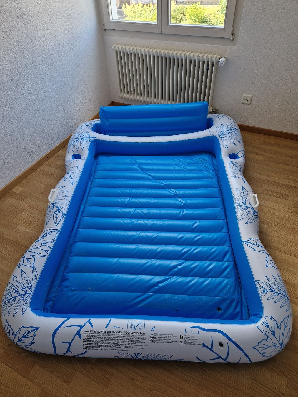 Schwimmbad: Mini Pool aufblasbar – Gebraucht aus Luthern von Ricolinchen