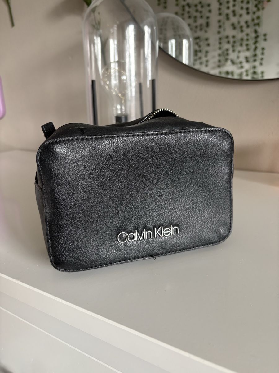 Calvin Klein Borse da donna: Calvin Klein Umhängetasche – Nuovo (secondo la descrizione) da Weisslingen venduto da Ali_z8vw